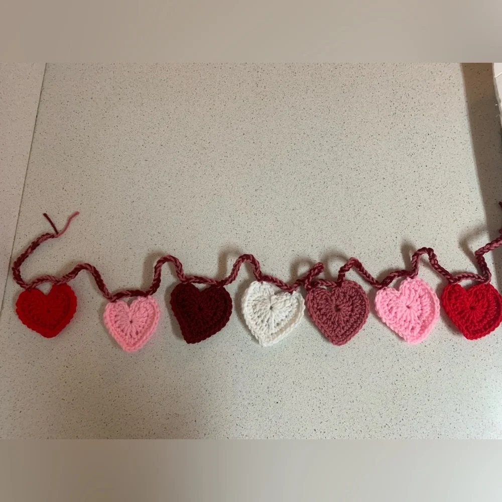 Valentines Hearts Seven Garland New Pink, Red, Mauve, White & Burgundy Handmade